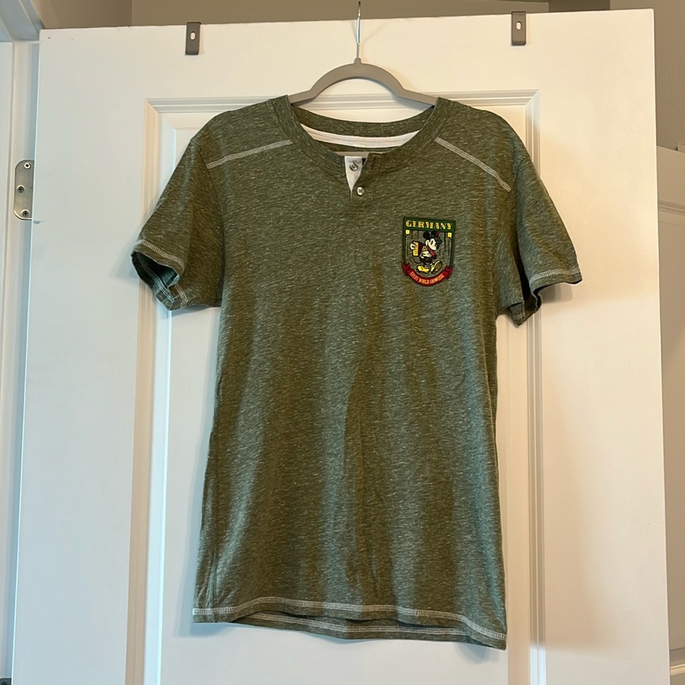 love this EPCOT germany pavillion top!!